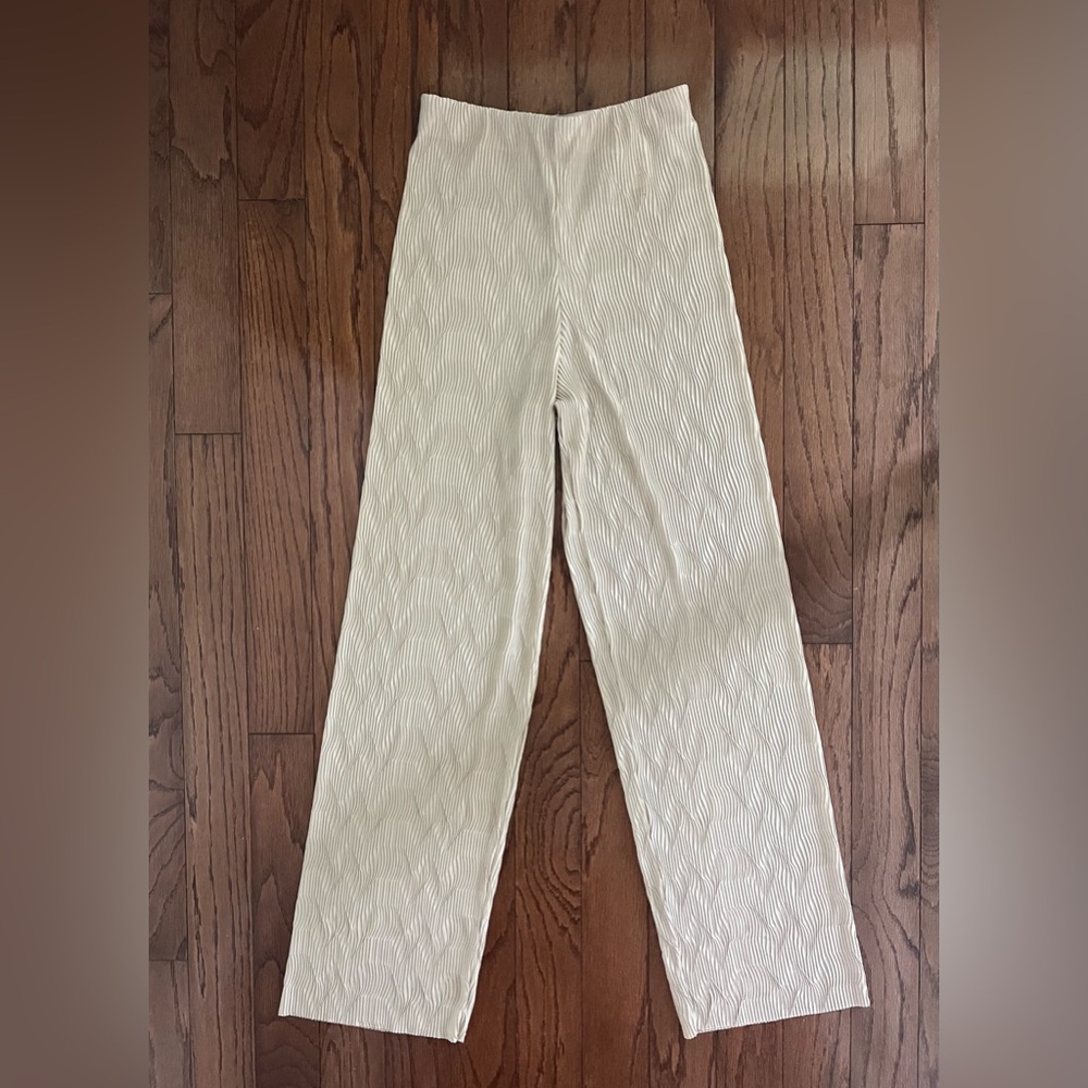 & Other Stories Beige Pleated Pants